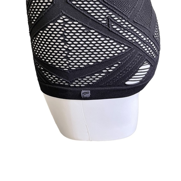 FABLETICS Black Fitted Tank Small Cutouts - Picture 6 of 8